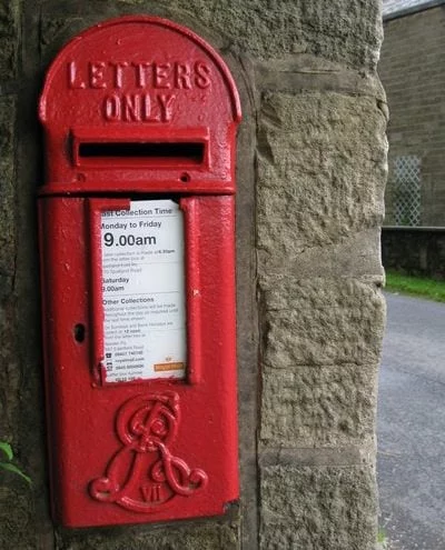 British Edwardian Postbox -- how many people are on your mailing list?